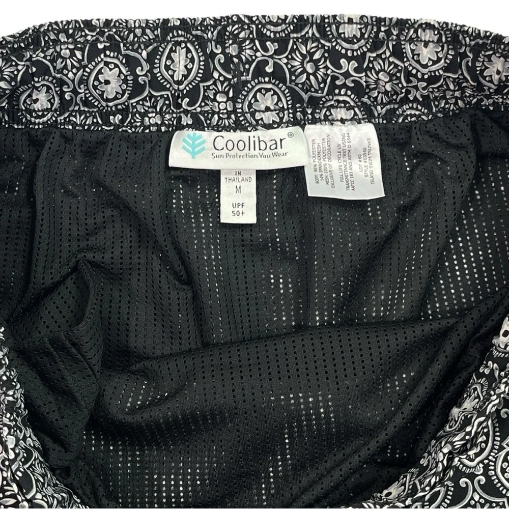 Coolibar Mens Island Swim Trunks size Medium in Black/Grey Printed